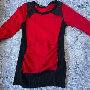 3/4 sleeve black and white lace detail sweater